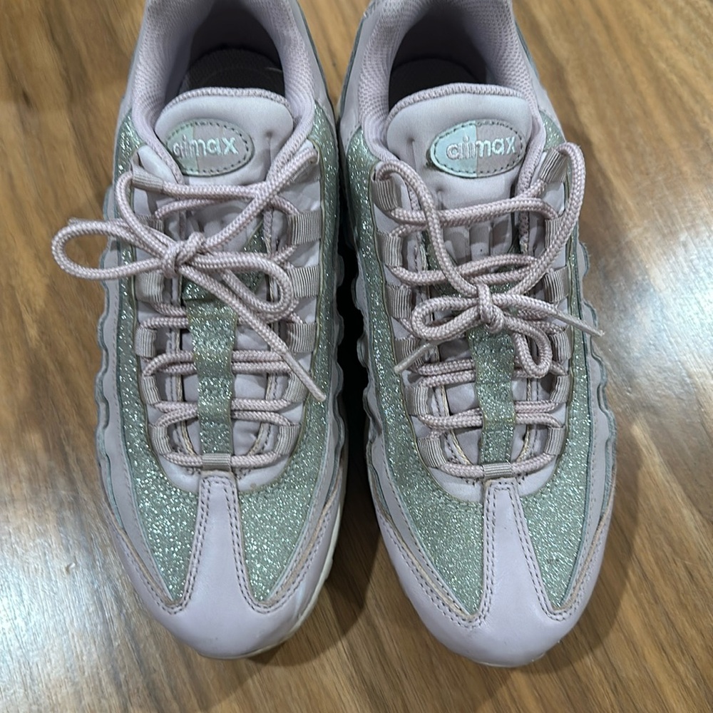 Nike AirMax, mauve color with glitter